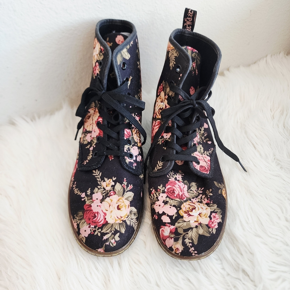 DR. MARTENS VICTORIAN FLORAL PATTERN LACE UP ANKLE BOOTS SIZE 10 - Picture 5 of 16